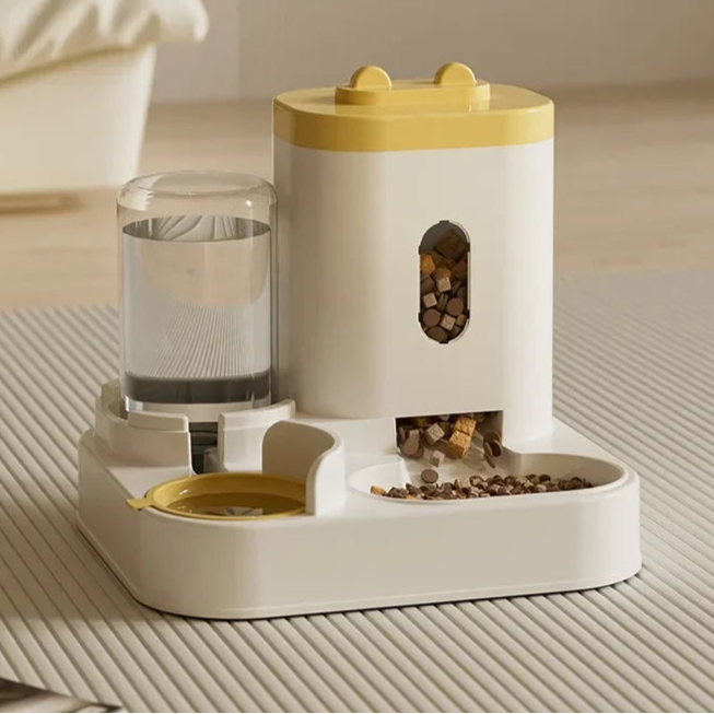 Distributeur et Fontaine à Eau pour Chat